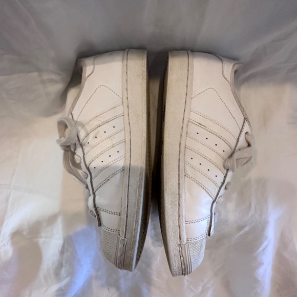 Adidas superstar all white shoes - Picture 4 of 6
